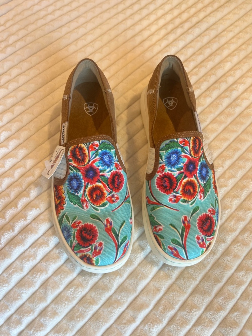 Ariat Teal Floral Slip-On Sneakers with Brown Trim Size 6 Boho western - Picture 2 of 8